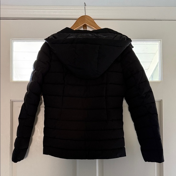 Michael Kors Women's Elegant Black Puffer Coat - Picture 4 of 6